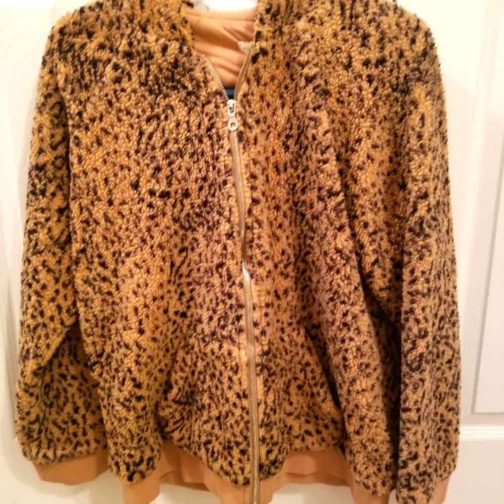 Cozy Leopard Zip Up jacket